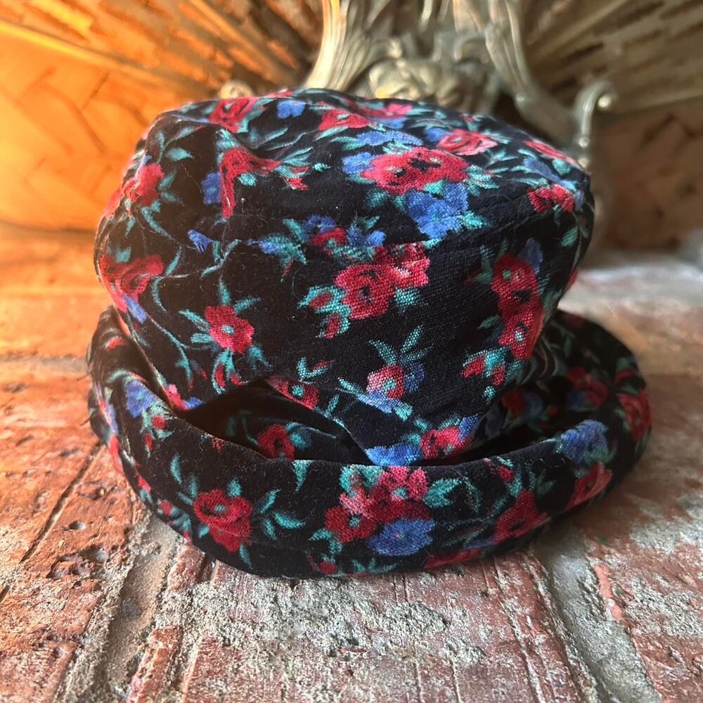 Vintage GAP baby toddler velour hat